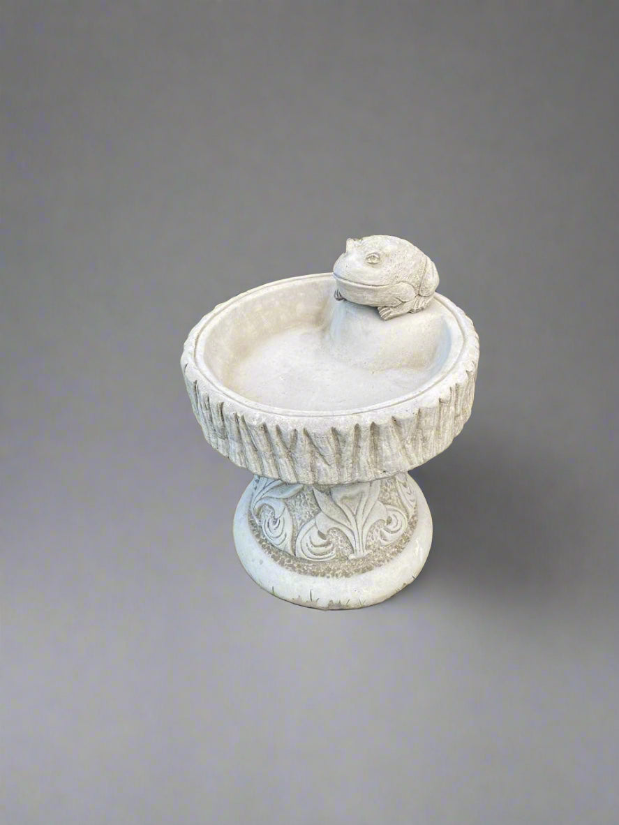 Durable Stone Log Bird Bath with Frog accent, 32cm tall with ornate base carvings, perfect for enhancing garden aesthetics and bird-friendly spaces.