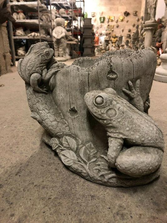 Stone Frog Garden Planter - Drainage Hole | Durable | 25cm featuring two detailed frogs on a tree stump design, ideal for outdoor decor.