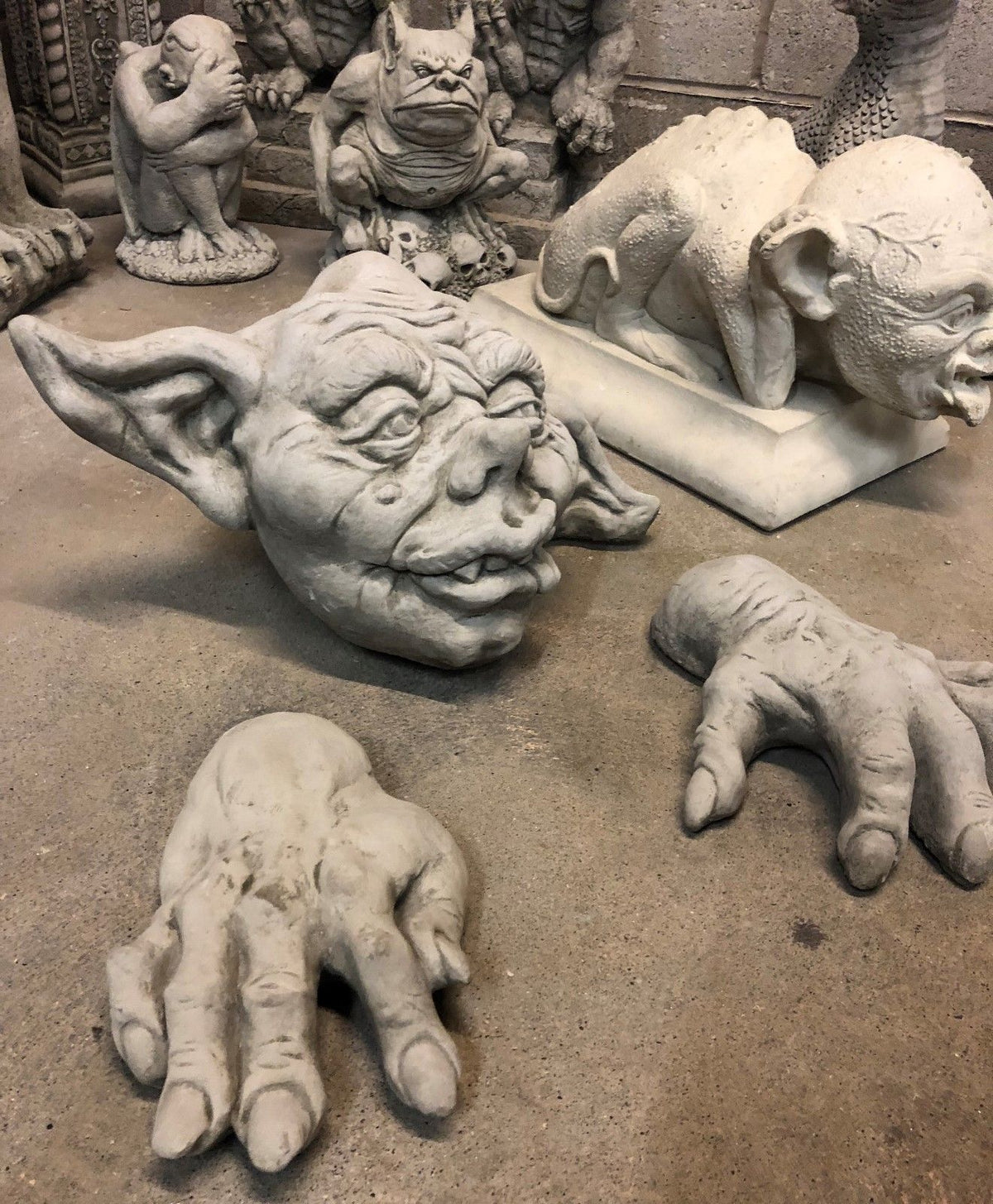 Stone Zombie Set Ornaments - Garden Decor|Limestone, Weatherproof. Outdoor zombie sculpture set with expressive head and clawed hands for lawn decoration.
