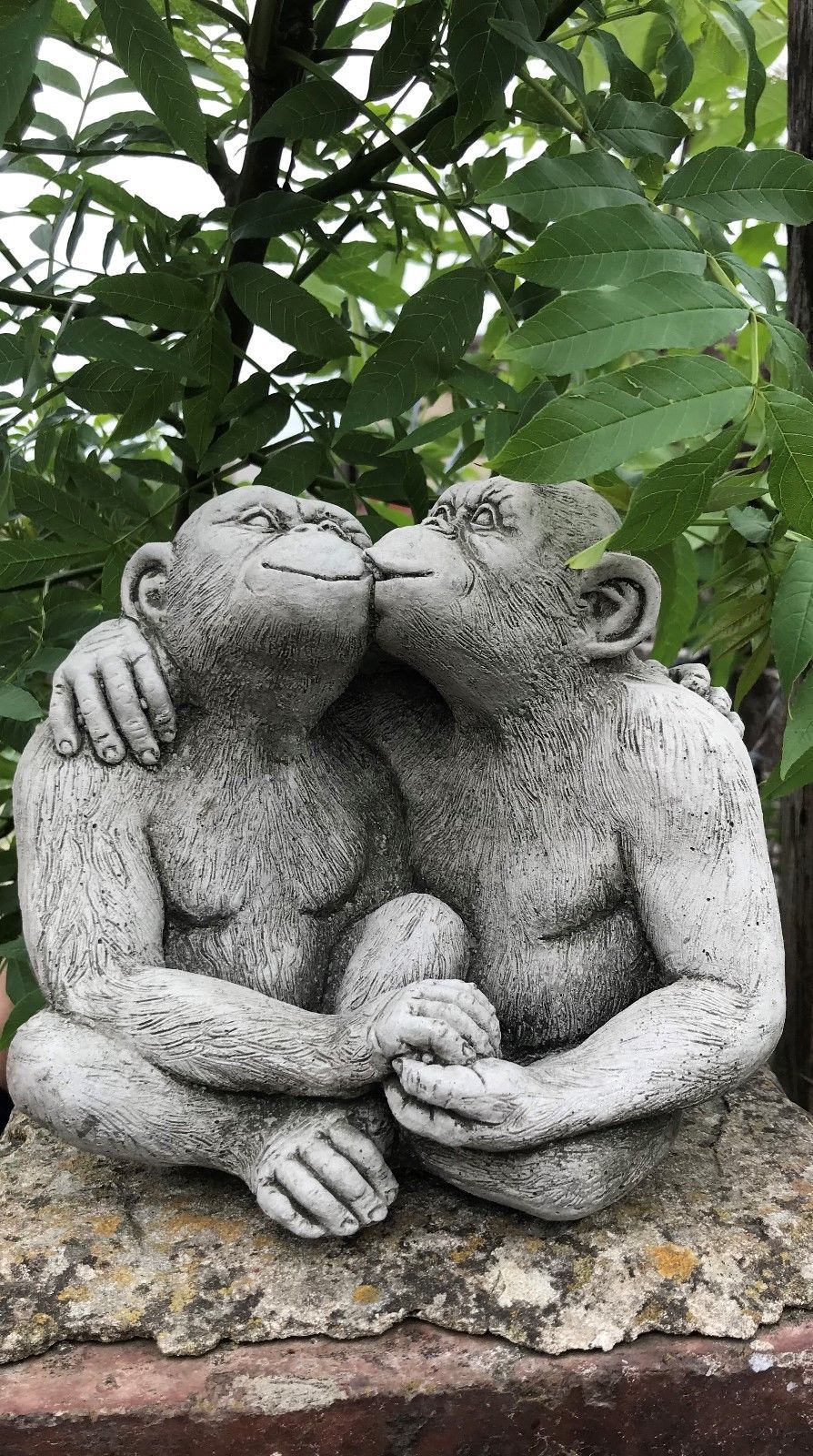 Detailed Garden Stone Monkey Ornament - Kissing Couple sculpture, perfect for outdoor garden decoration or lawn display.