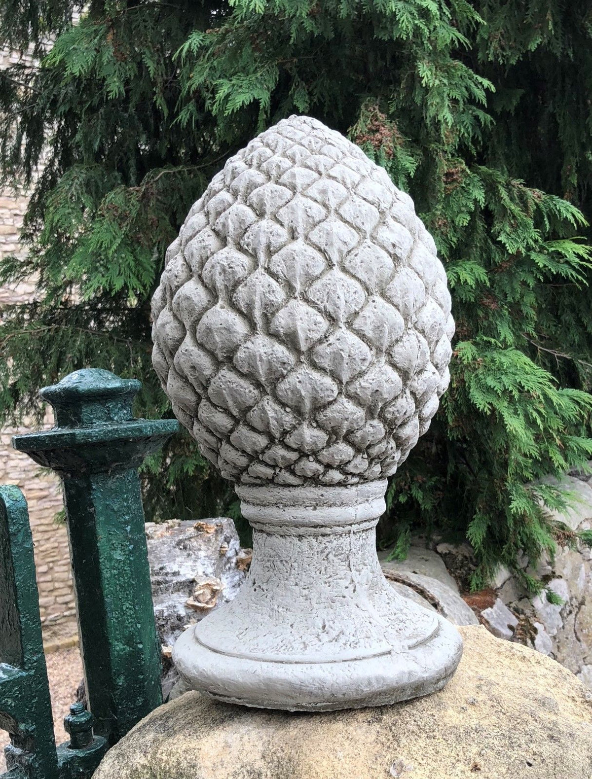 Stone Pineapple Finial with antique grey finish, ideal for garden walls or gateposts. Solid and weather-resistant for outdoor decor.