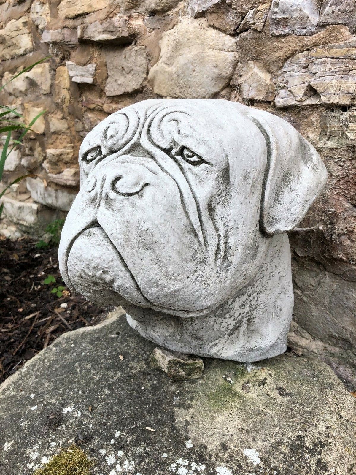 Limestone Dogue De Bordeaux garden finial with detailed facial features, perfect for antique-style garden or patio decoration.