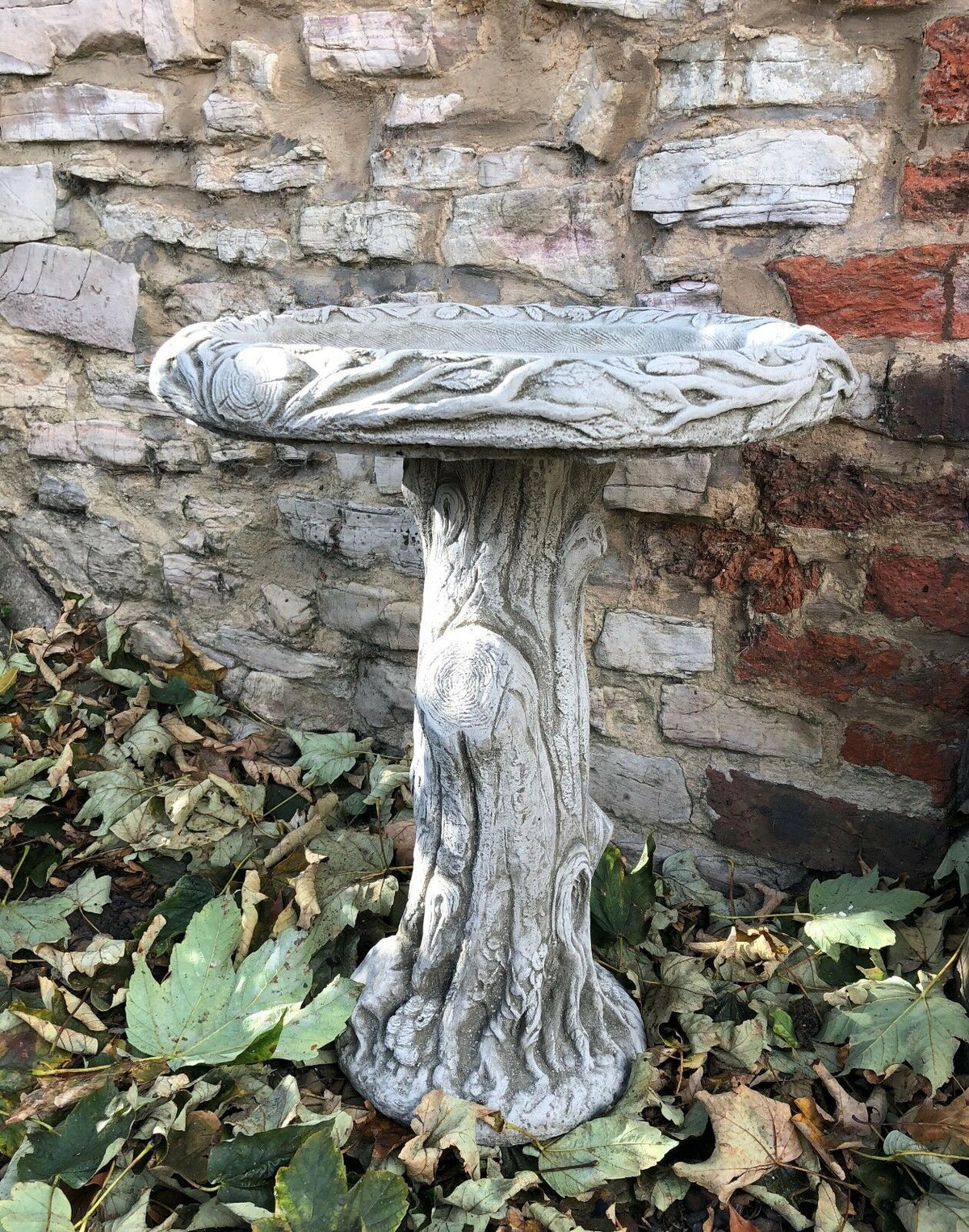 Outdoor Tree Trunk Design Bird Bath made from durable stone, blending natural textures with functional bird-friendly design.